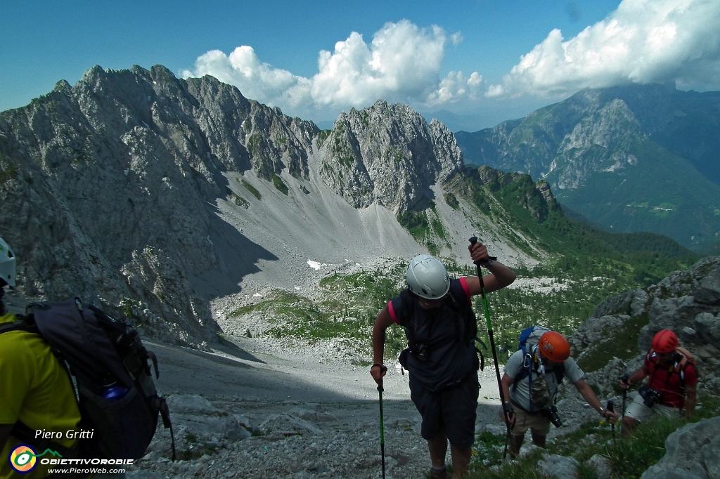 26 e il ghiaione termina.JPG